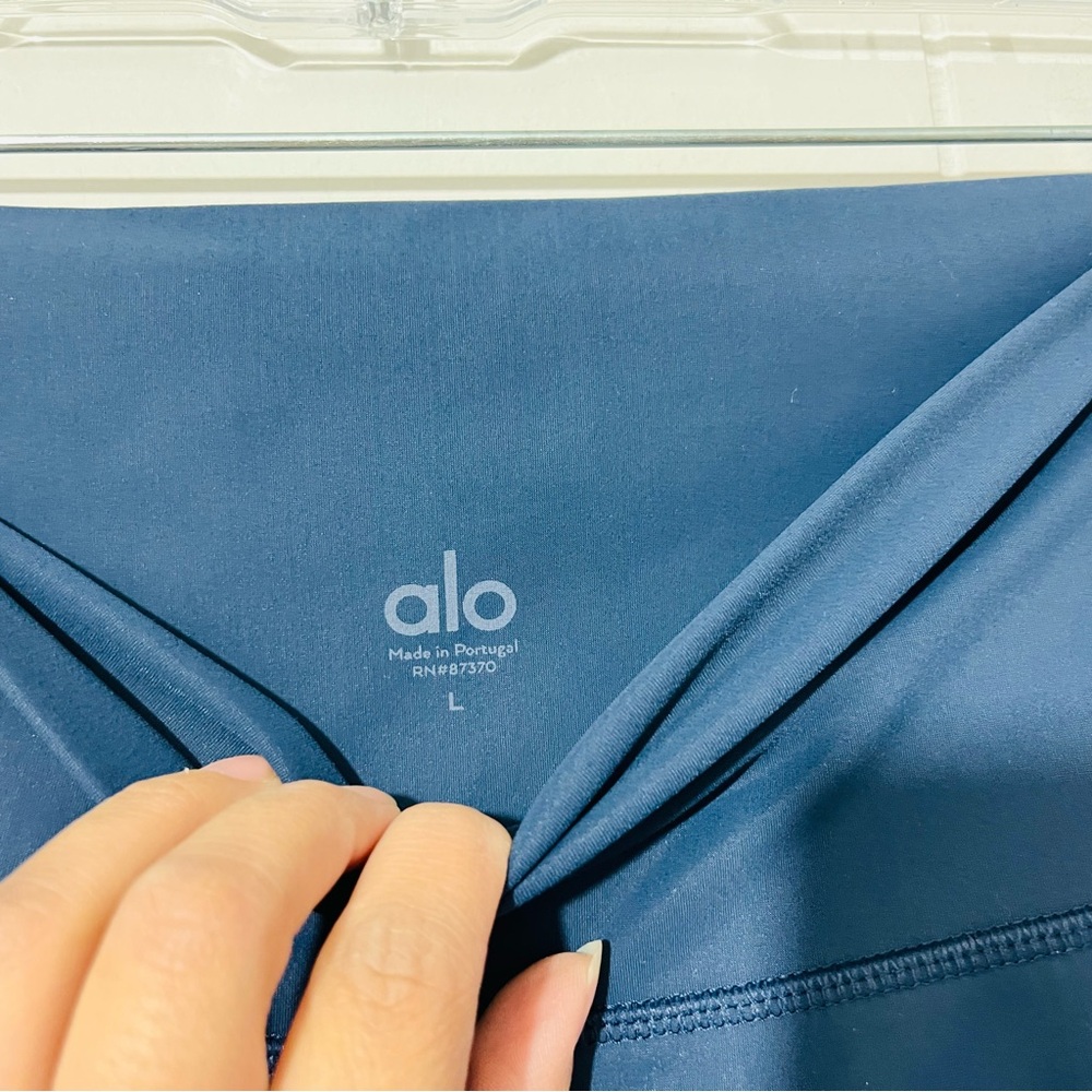 ALO YOGA Navy Ripped Warrior High Waisted Leggings Size L - Picture 5 of 7